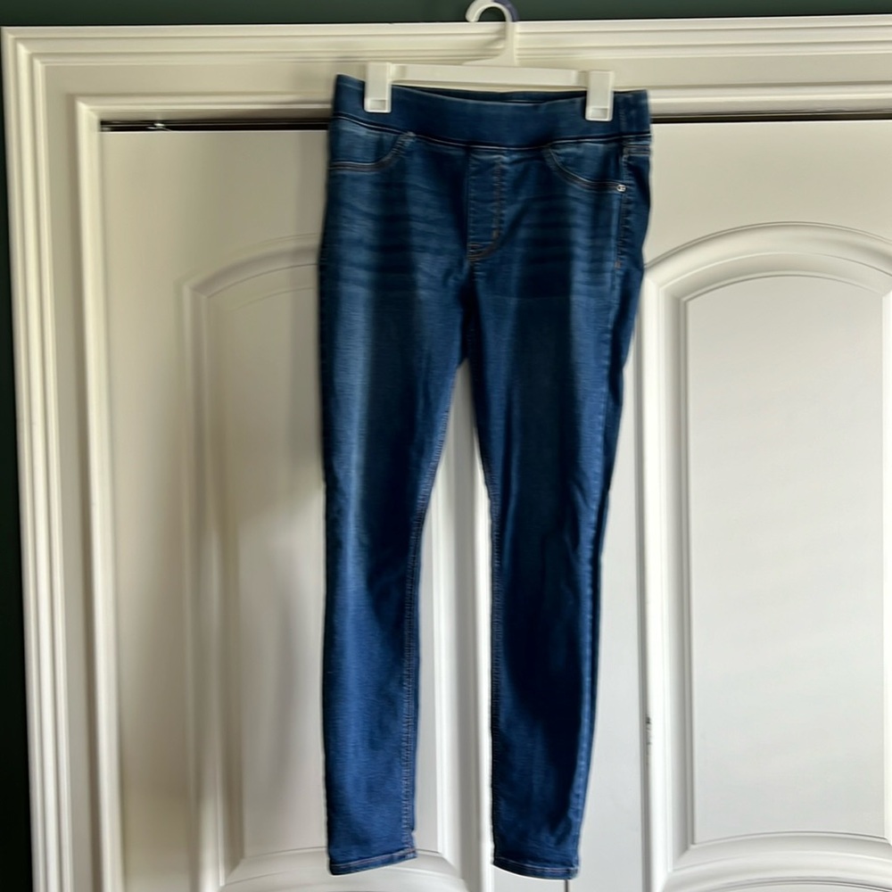 Women’s size 10 Old Navy Rockstar Super Skinny Jeggings